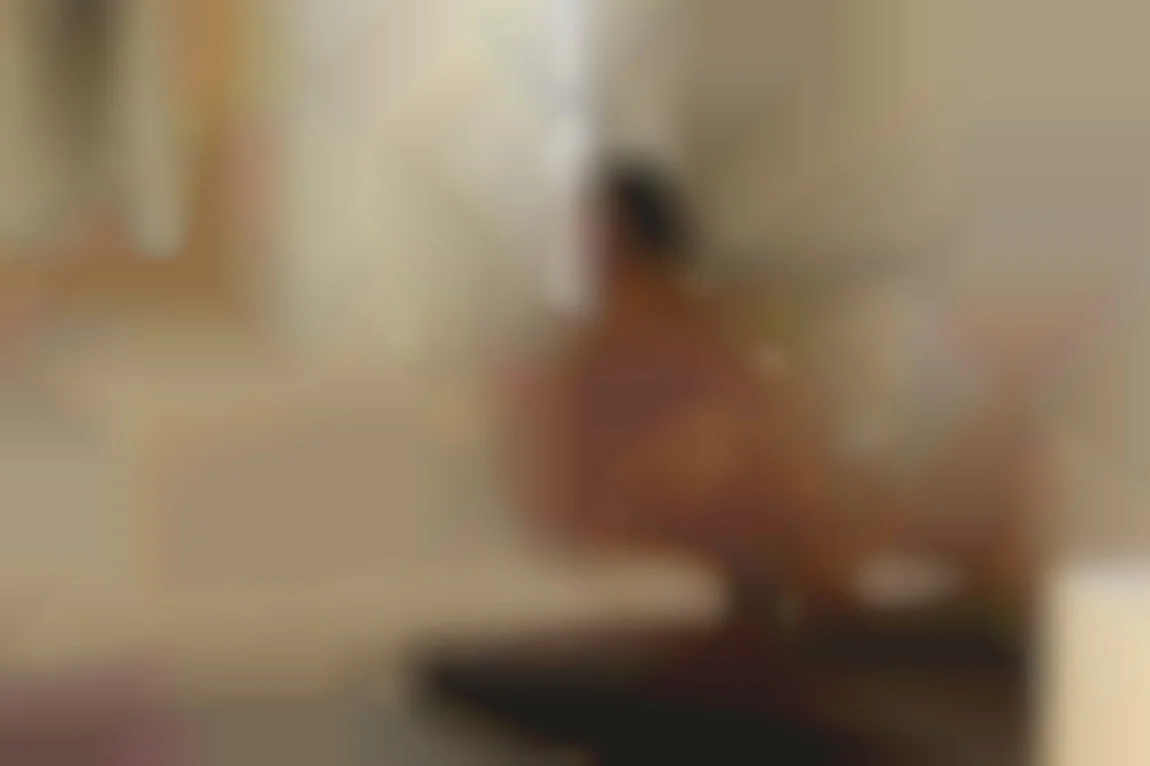 ヴェルサイユのプライベートシャトーでセックス