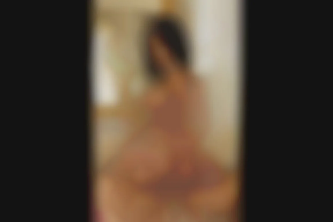 ヴェルサイユのプライベートシャトーでセックス