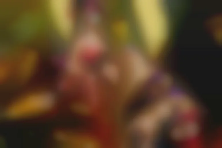 Orgie hard et Initiation au voyeurisme pour une belle innocente, dans l'univers pervers d'un gangster