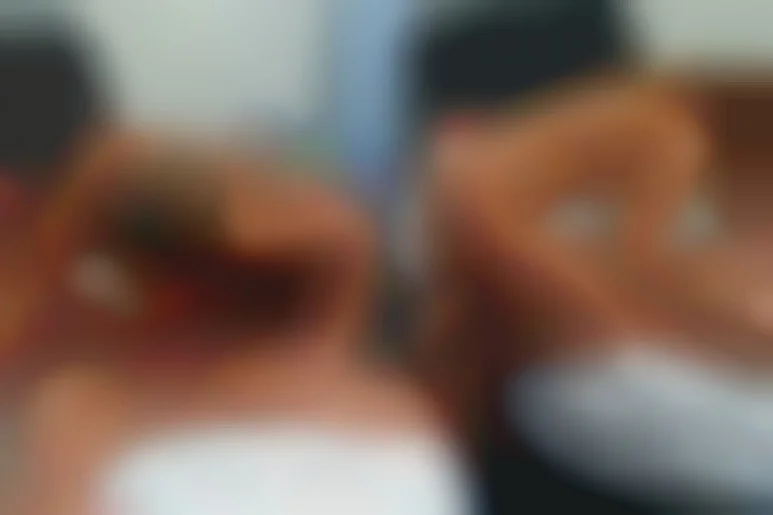 Un traitement hard de choc sur ordonnance, délivré par deux belles infirmières chaudes et devouées
