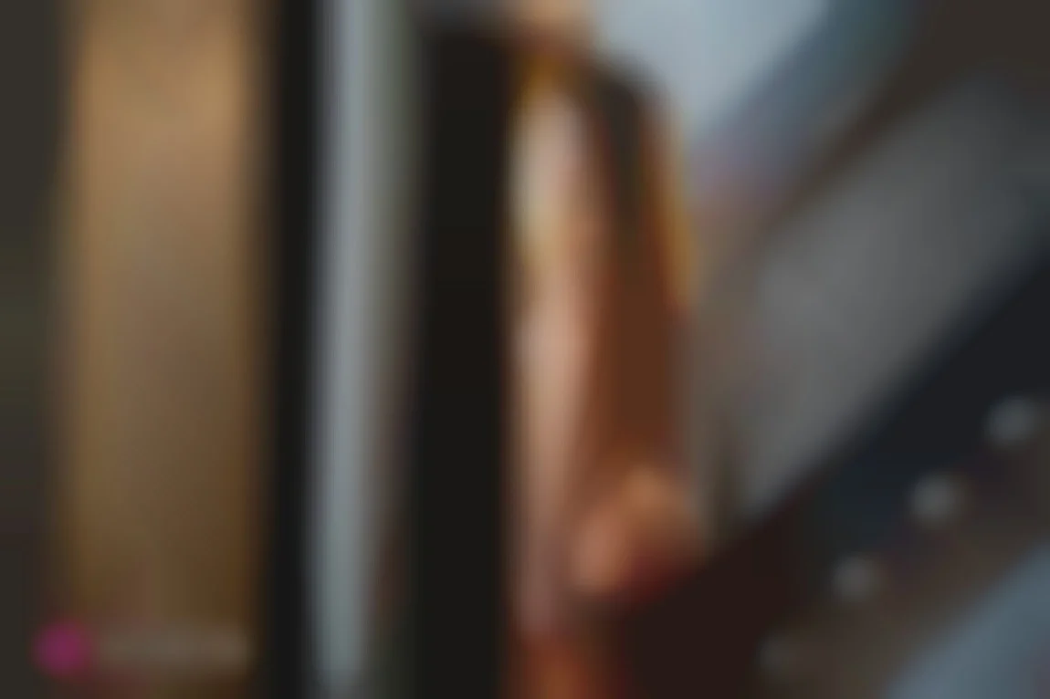 2人の男に求められる女