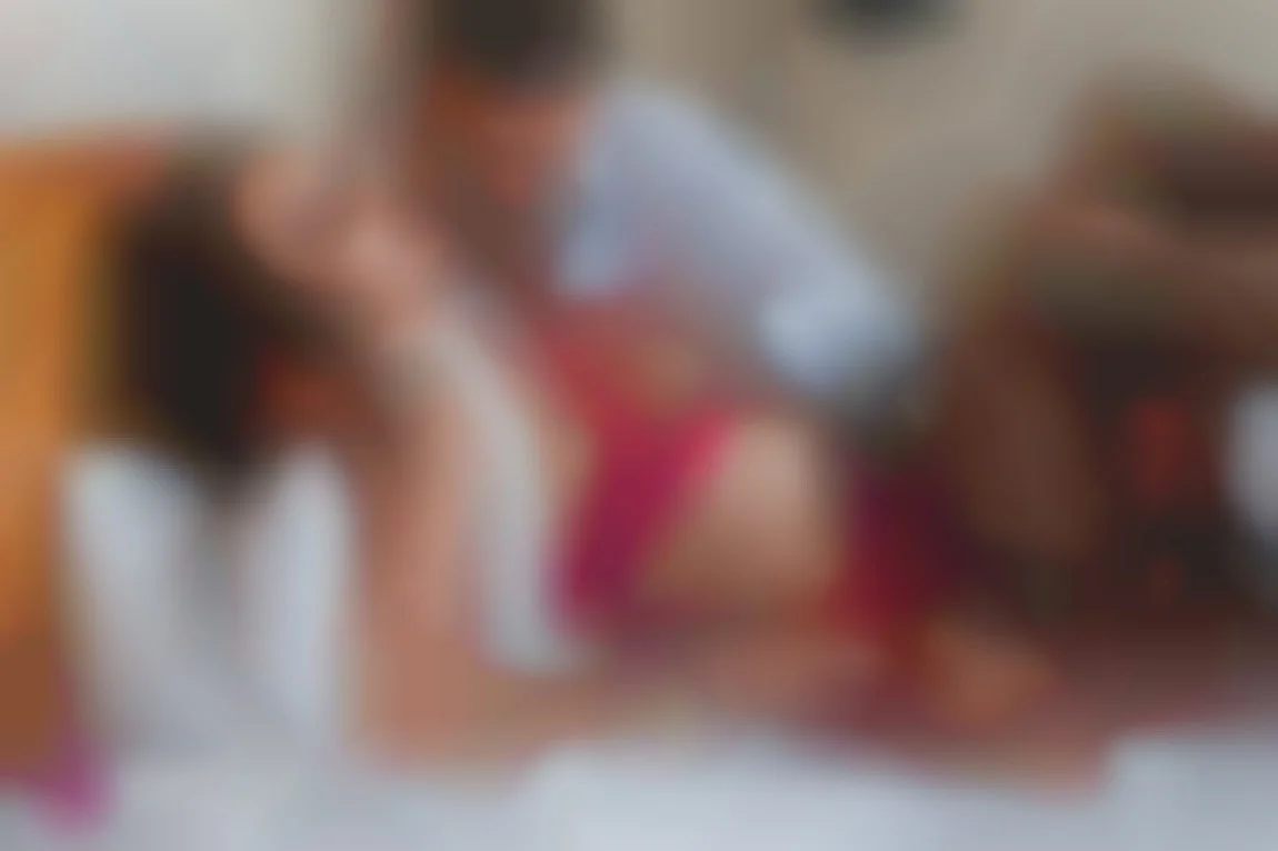 彼女は一度に2人がお好み