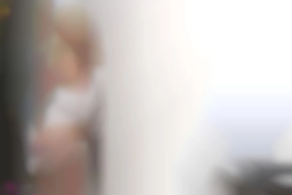 寮で4人の超エッチな成人女子学生とハードセックス