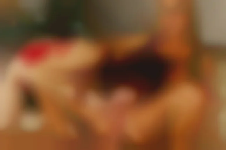 Orgie hard sans limite pour trois bimbos aux gros seins qui en redemandent