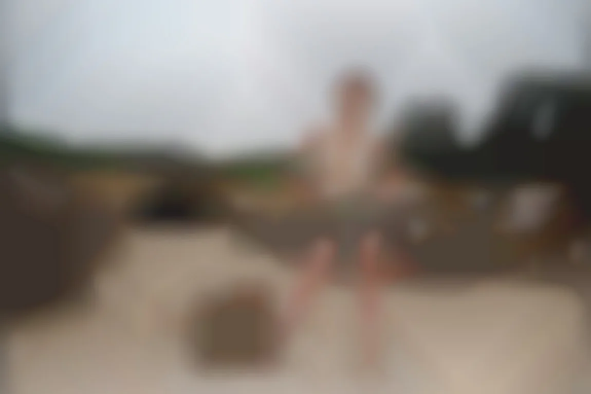 阳光下的激烈三人性爱