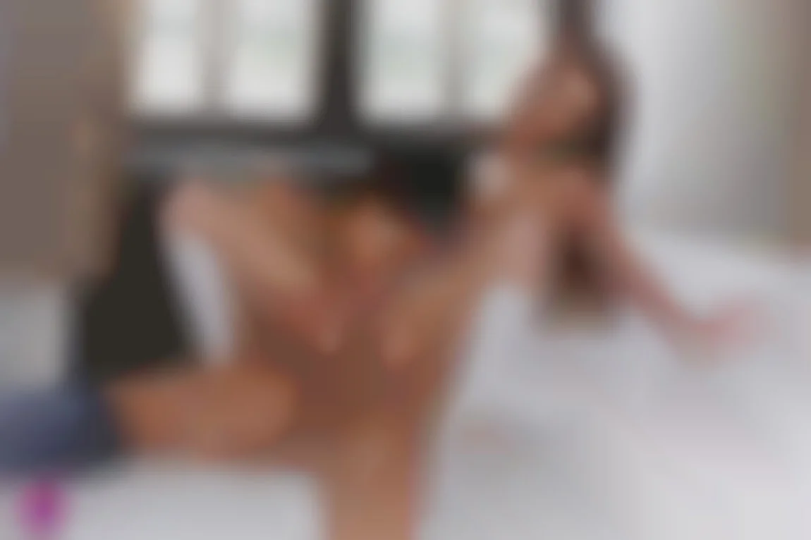 LéaとApolonia、ハードなセックスシーン