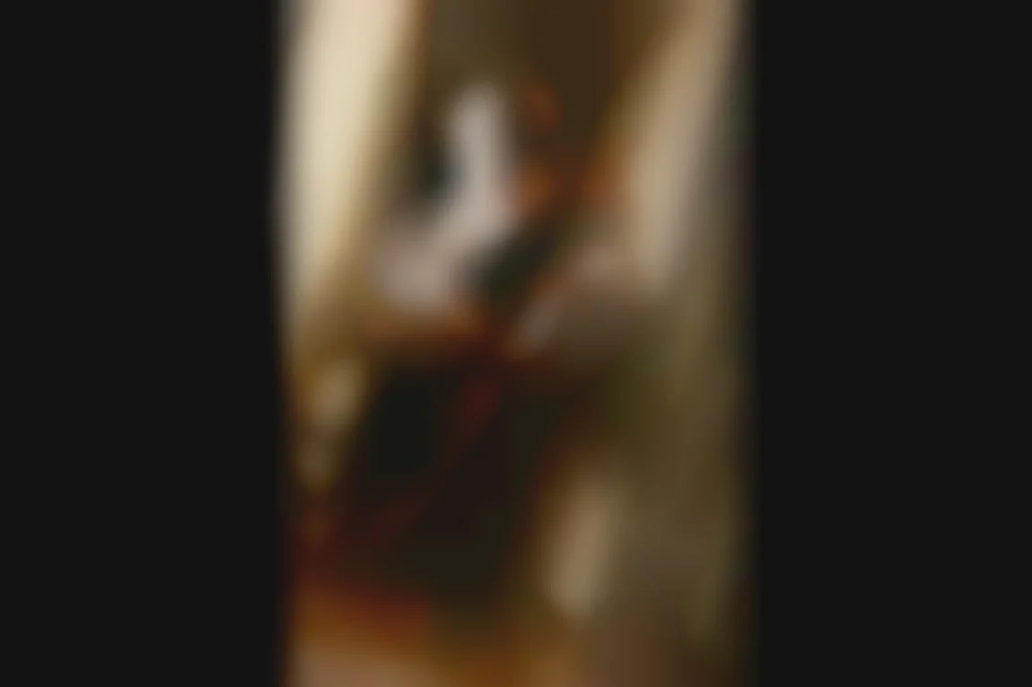 懐中電灯と薄明かりの中、淫らな美女2人のハードレズプレイ
