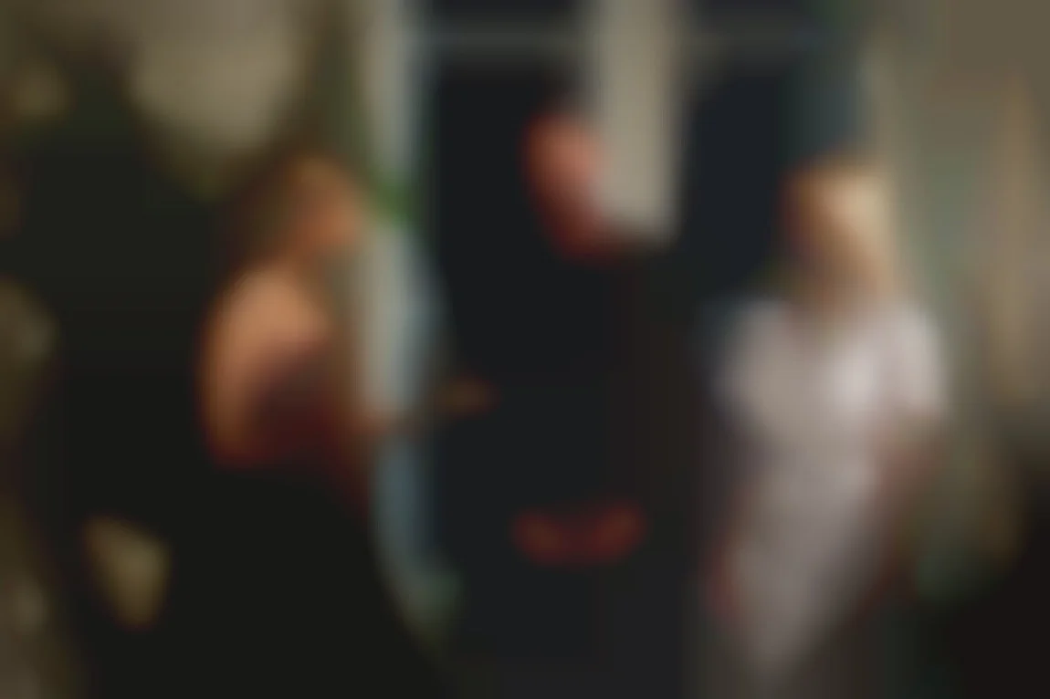 Trio hard et massage anal en profondeur pour une gouvernante perverse