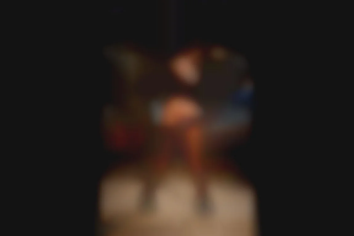 Reginaのハードな3Pセックス