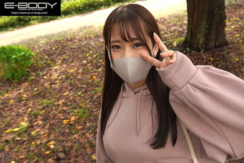 可爱娃娃脸配怪物级巨臀粗腿：对肉感身材没自信的G杯成年女大学生Saya Natsumi出道