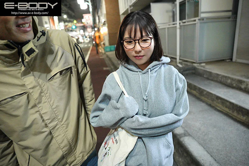 根暗・コミュ障・仕事が出来ないダメ人間だけど一応Hカップです 医療従事者1年目女子はAVデビューで自分を変えたい こんな見た目で絶叫イキ声ぶるぶるおっぱいSEX最高でした