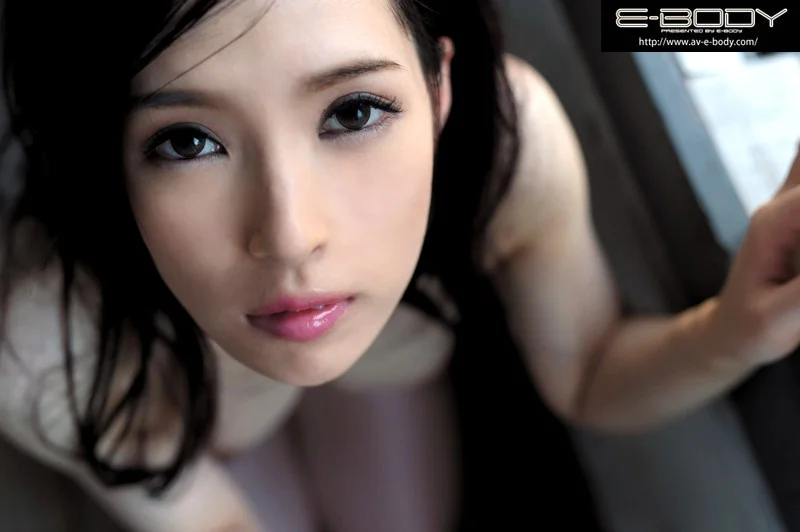 絶頂81回!!元アイドル妻の激イキ!初体験セックス