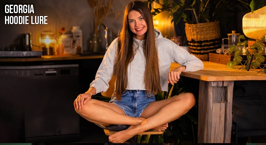 Georgia的连帽衫诱惑