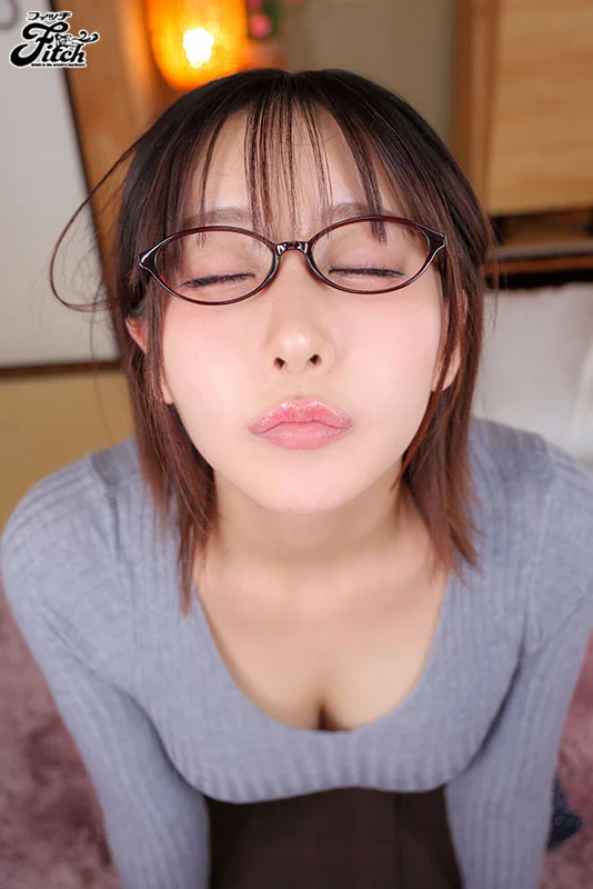【Fitch高画質8K肉感VR】インテリ淫語で僕を弄ぶ地味巨乳痴女の幼馴染