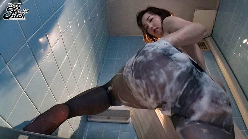Amateur Wife Wants Another Man More Than Her Husband: 40-Year-Old Secretary Sezuki Aika's First Shoot Captures Sweaty, Intense Fucking and Unrestrained Orgasms