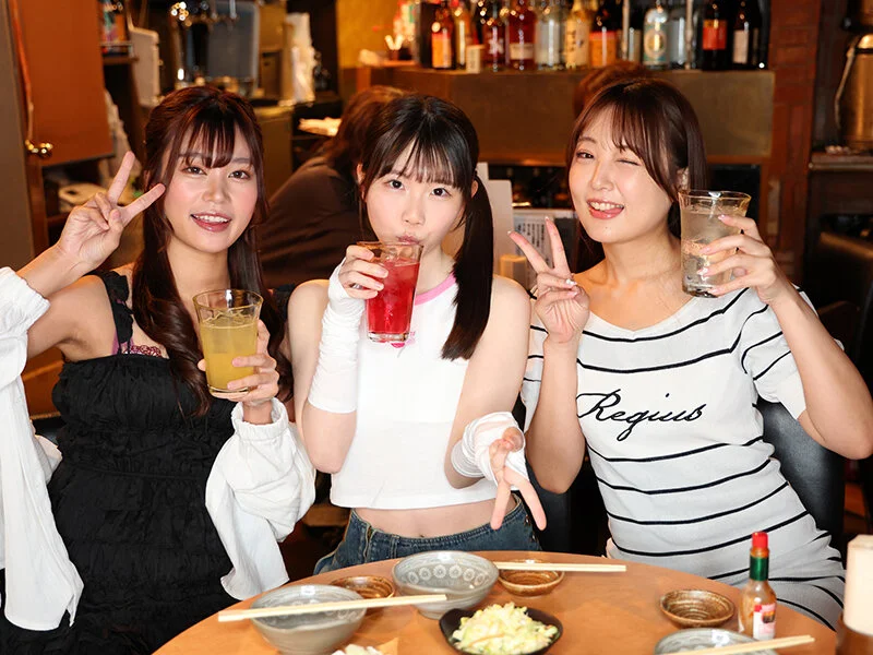 飲酒！飲尿！飲潮！お酒も体液も飲んで浴びて酔っ払ってヤリたい放題！！