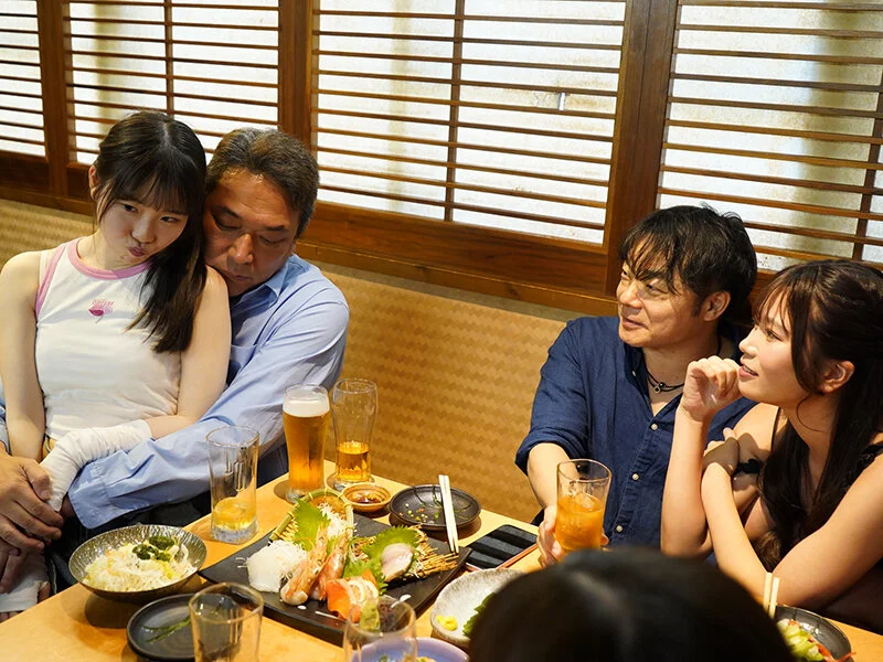 飲酒！飲尿！飲潮！お酒も体液も飲んで浴びて酔っ払ってヤリたい放題！！