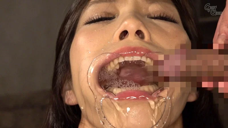 Depraved Public Toilet: Minori Kuwata, the Spittoon Human Toilet