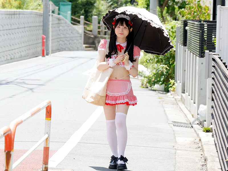 跨性别家政女仆Nanako用肉棒服侍主人