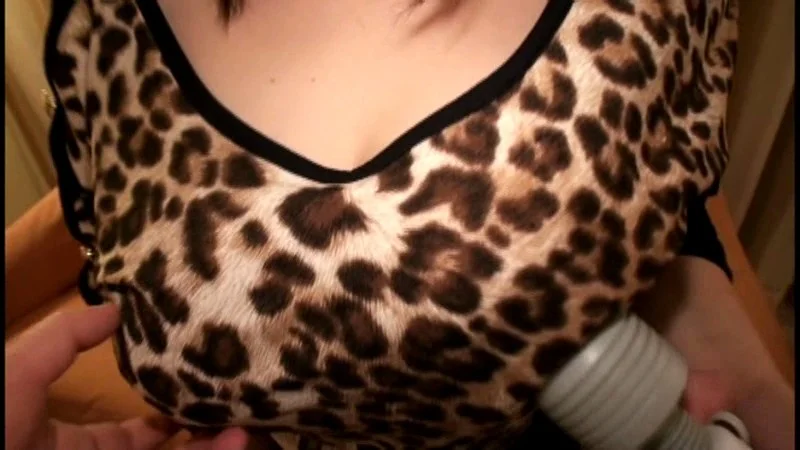 着衣してても爆乳っぷりがスゴ過ぎる女 8