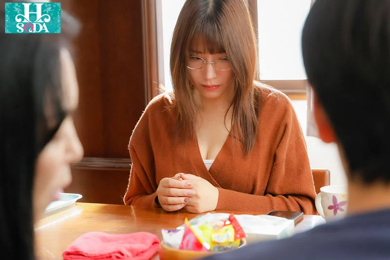 A Prim, Big-Titted Mature Aunt's Sweet Trap: She Lures Her Adult Nephew with an Explicit Selfie and Craves Creampies Every Day