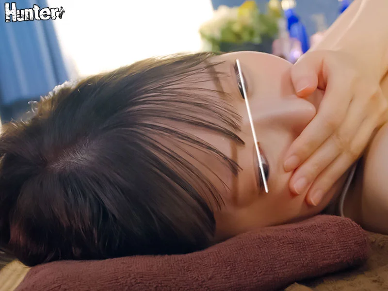 反弓喷潮的羞耻SPA！紧张的初体验美女被按摩师用手指和肉棒开发，逼到骚穴彻底决堤