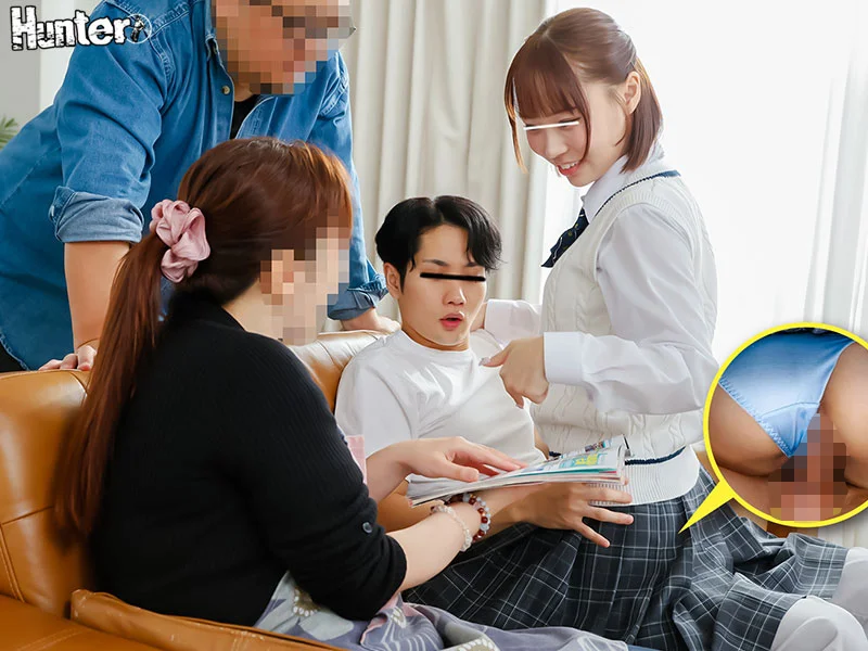 “放心！绝对不会被发现！”“内射也可以！”小恶魔成年继妹角色扮演，当着父母的面在裙底偷偷做爱