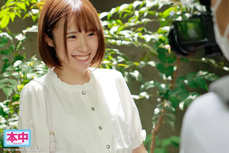 リモート中の暇な現役女子大生と出会ったその日に1日中ホテルでヤリまくる初めてのナマ中出し