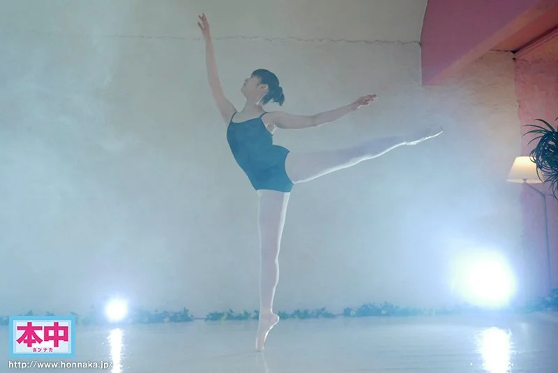 Adult College Ballerina Takes Her First Bareback Creampie