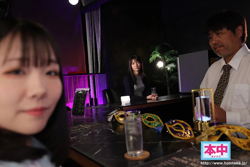 我第一次去的 Hap 酒吧遇到了一位美麗的女士。
