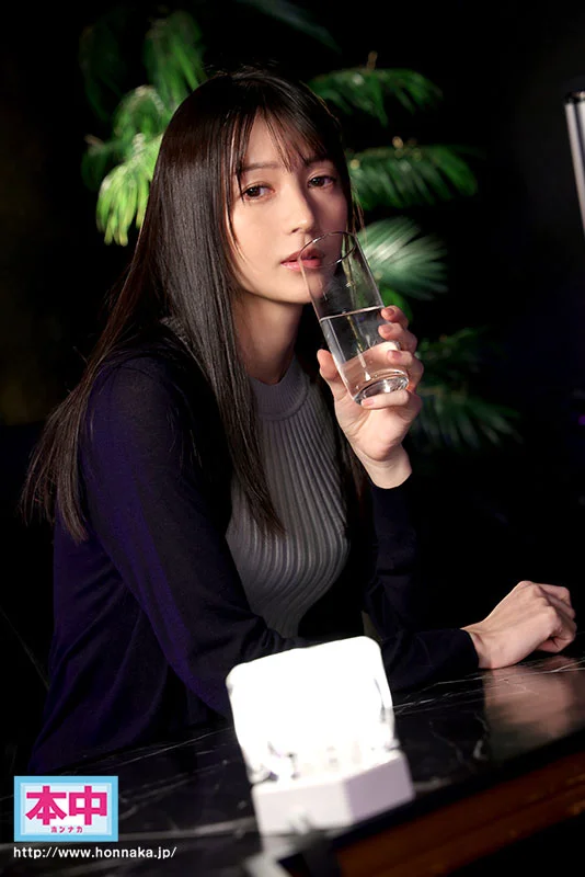 我第一次去的 Hap 酒吧遇到了一位美麗的女士。