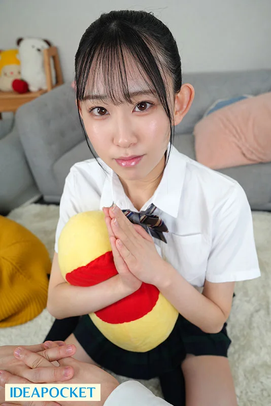 She Was Just My Childhood Friend Until I Saw Her in a Swimsuit… A Baby-Faced Adult with a Woman’s Body Says She Wants to Be a Gravure Model, and I Hold Her Before She Can Drift Away