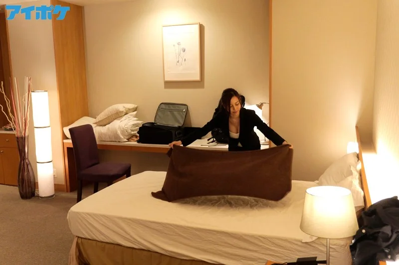 FIRST IMPRESSION 119: Japan's Legendary Hardest-to-Book Rejuvenation-Massage Escort Makes Her Porn Debut - Only Two Films!