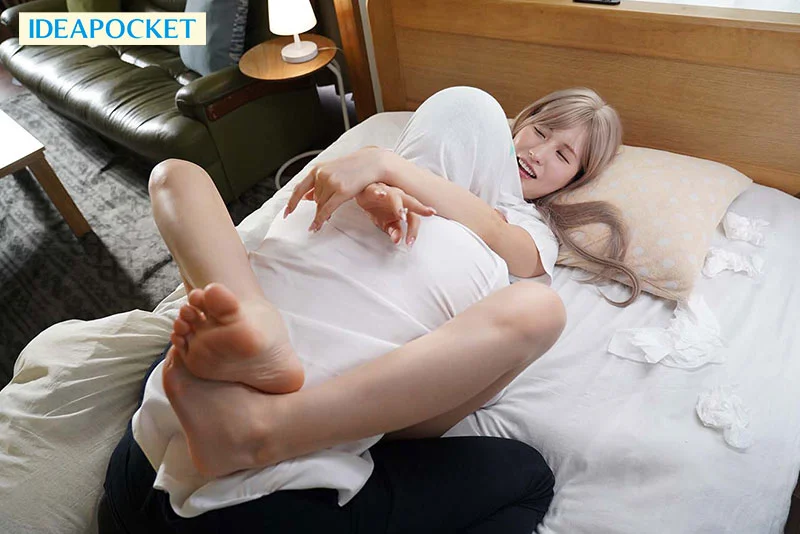 在家门口救下醉倒的辣妹后，她用报恩的疯狂内射骑乘爽到让我翻倒：整整12发，被暴走辣妹骑到天亮，高潮了也不许停