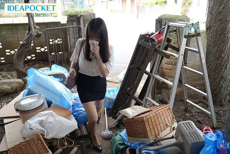 家庭訪問先のゴミ部屋親父に媚薬キメセクかまされイカされ続けた潔癖クソ真面目女教師