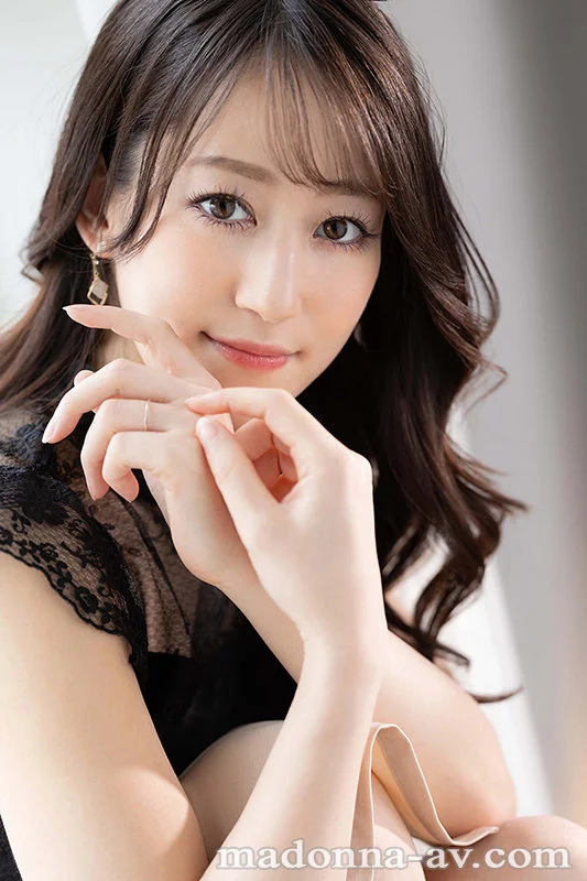 I Want to Shine Like I Did Back Then—Former Soft-Drink Commercial Star Minase Amakawa, 31, Makes Her Porn Debut