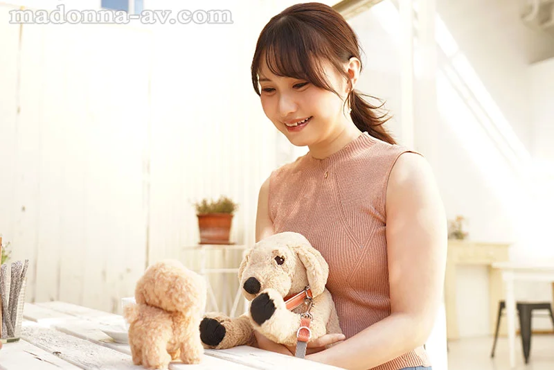 Naturally Sexy Married Woman Hit On Every Time She Walks Her Dog: 35-Year-Old Newcomer Shion Inatomi's Porn Debut