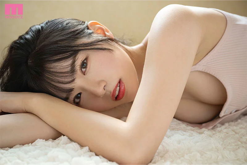 “想让你一直看着我做爱……”越接吻越骚，Mihama Yui 首部8K VR特别篇