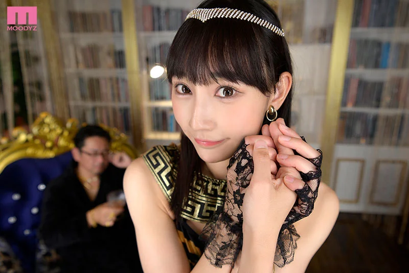 旅行先で助けた綺麗なお姉さんはその国の王妃だった！エキゾチック美女と異国式メンエス体験