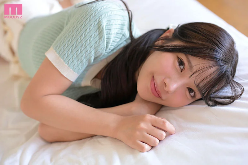 Savor Every Inch of National-Treasure-Cute Smile Princess Yua Fukuda in VR