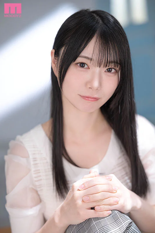 迈向明星之路的H罩杯成年女大学生奥井千晴：初次心跳过夜约会