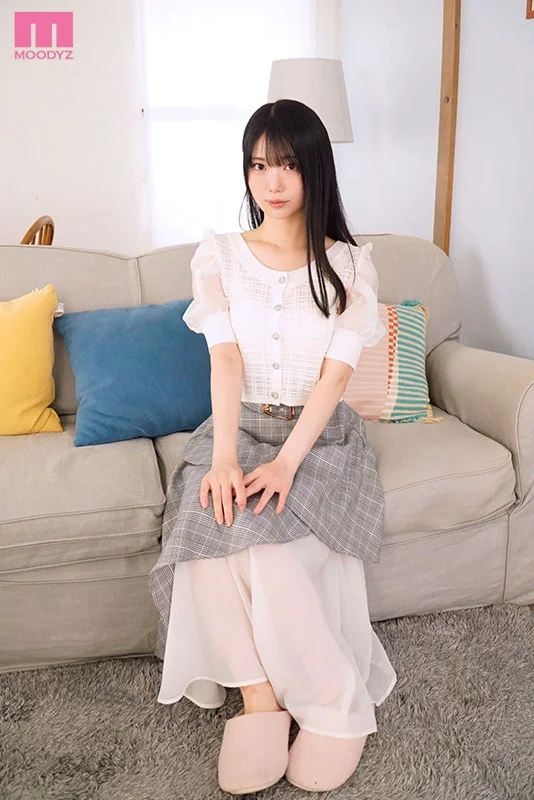 迈向明星之路的H罩杯成年女大学生奥井千晴：初次心跳过夜约会
