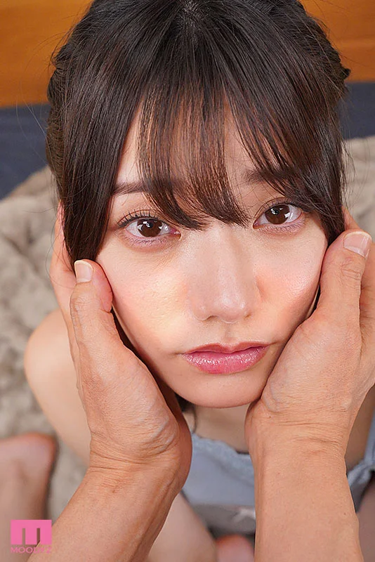 【ベロキス顔面特化VR】久しぶりに会った従姉妹の玲奈ちゃんが、ビビるほど大人っぽく綺麗で圧倒されたが、お酒が入ったらまさかのキス魔。バグった距離感で僕を襲い、最高顔面ビジュに見つめられながらイカされた幸せ射精！