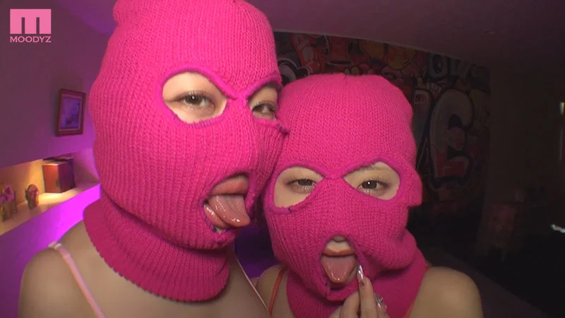 Huge-Tit Gals: Frustrated Single Moms Smother One Man in a Flesh-Packed Harem