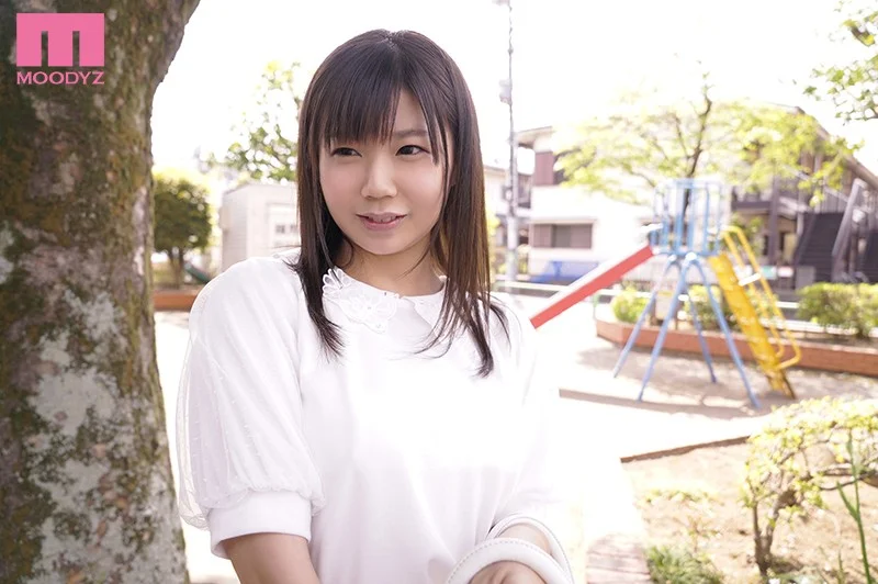 Gカップムチムチ巨乳ボディー1日H回数最高14回!性欲が強くて超敏感体質な現役保母さんAVデビュー