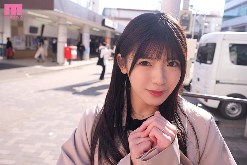 旦那さん…ごめんなさい。あなたの可愛らしい幼顔の奥さんちっぱいクリ乳首ビンビンッにして！ほんのり薄目の陰毛ぐっちょり濡らして敏感アクメAVデビューします――敬具。 新人