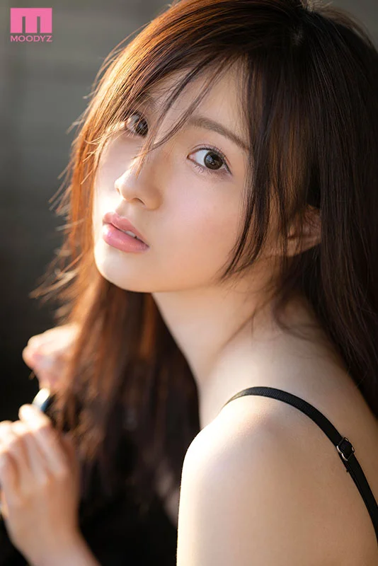 MOODYZ's Goddess of Pure Beauty: Momoka Izumi's First 11-Hour Best-Of