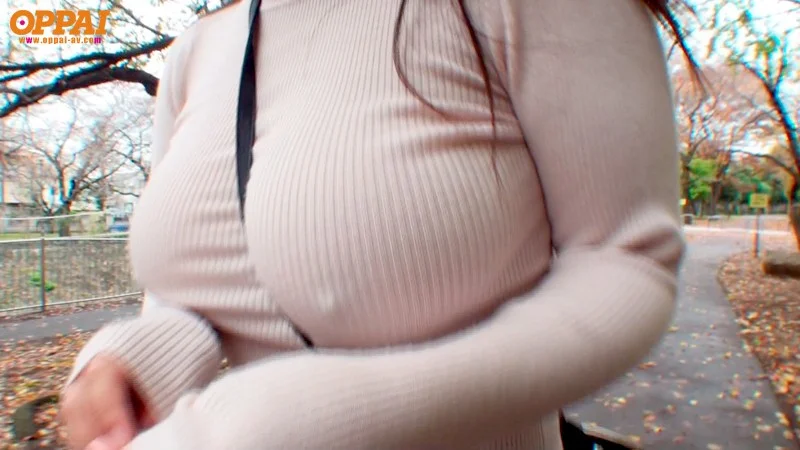 着衣フェチ爆乳 私、着ている方が恥ずかしいんです