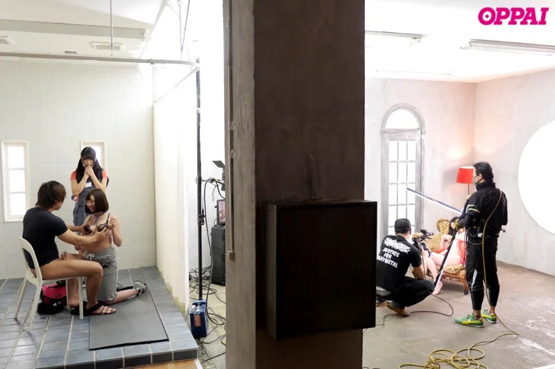 Negotiate an AV appearance with a busty girl who applied for through AD!! I was able to show off the male actor's protective techniques up close. That's why she made her AV debut as an actress!