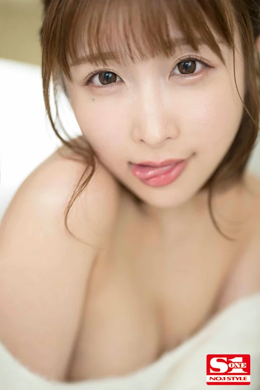うんぱいとず～っと密着…バズりまくった奇跡のHcupおっぱいも完全独占！最高の距離で見せる究極同棲VR
